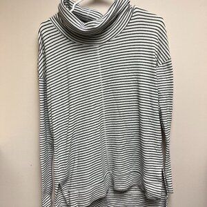 Liz Claiborne Weekend Womens Small Long Sleeve Black White Stripes